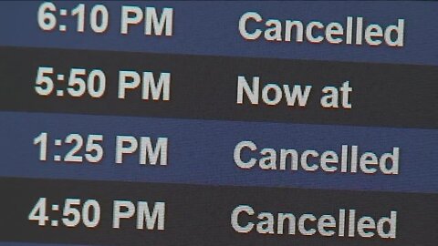 'Unbelievably frustrating': Southwest passengers struggle to fly into RSW as cancellations mount