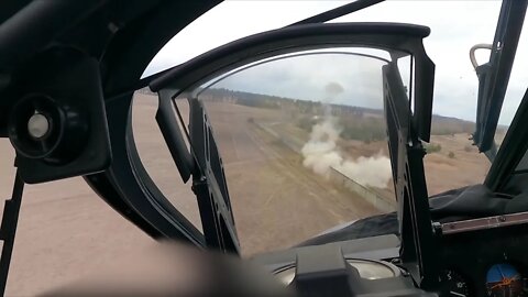 🔴 Ukrainie War - Russian KA-52 Emergency Landing During Combat Sortie At Hostomel Airport • POV