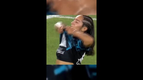 Funny moments in women's football 🤣