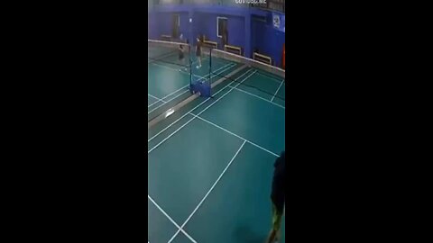 Man dies suddenly while playing tennis.