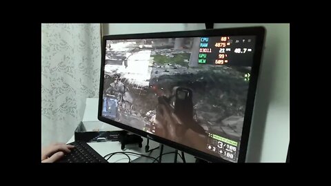 Battlefield 4 na Radeon HD7450 2GB DDR3 Graphicsplayer com o FX 6300 @4,1GHz.