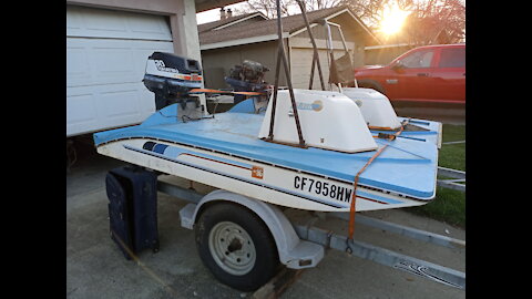 Boat Flipper Crew Cleaning up the Water Streekers