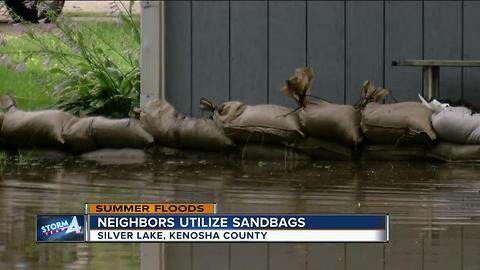 Neighbors utilize sandbags in Silver Lake