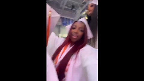 The Twins did it Graduation 🎉🎉🎉😩👏🏿👏🏿👏🏿