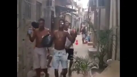 3 CARAS DANÇANDO FUNK NOS BECOS DA FAVELA ( 3 CARAS DANÇANDO ) MEMES - VIRAL 2021 DANÇINHA TOP FUNK