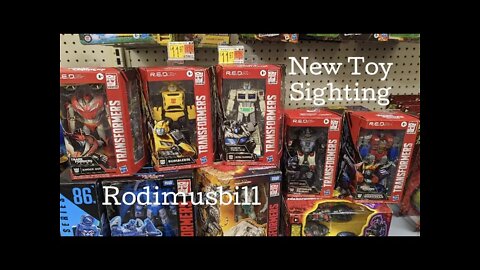 Transformers R.E.D. figures @ Walmart! Ultra Magnus, Coronation Starscream, Bumblebee, Knock out!