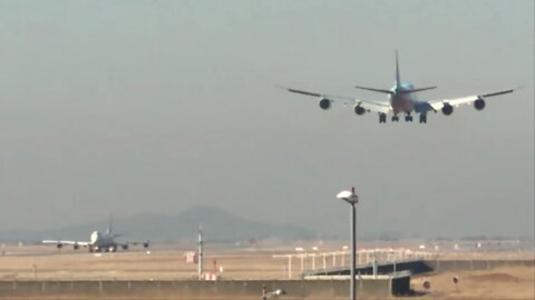 Boeing747 landing at ICN