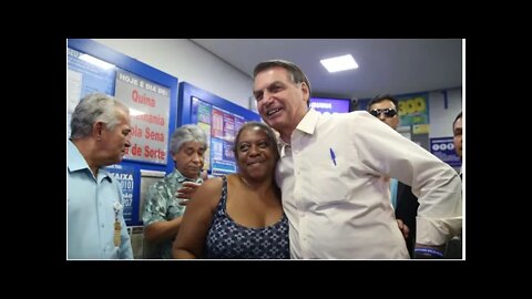 ESSE É O CARA! Bolsonaro vai a lotérica e padaria em Brasília sem máscara