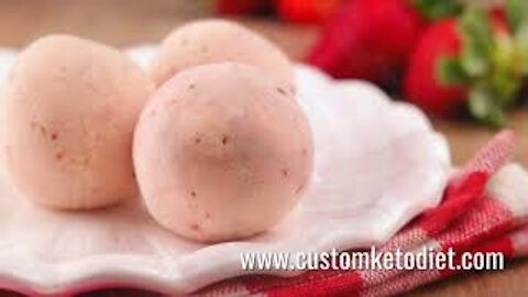 Keto Strawberry Cheesecake Fat Bombs