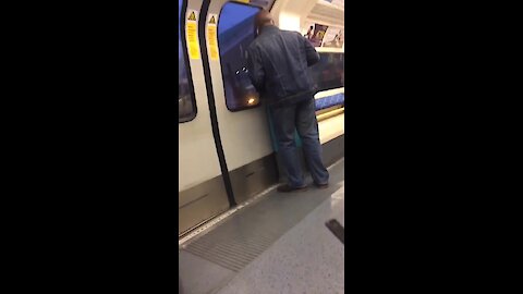 Dude loves to sing while on the train