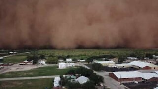 Drone filmer kraftig støvstorm i Texas