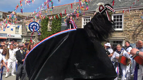 The Blue Ribbon Obby Oss - Padstow - May Day 2022 - (2)
