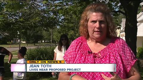 Homeowners slam city over lakefront project