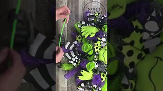 Frankenstein Wreath for Halloween - Shorts - Halloween DIY - Wreath DIY #halloweenwreath