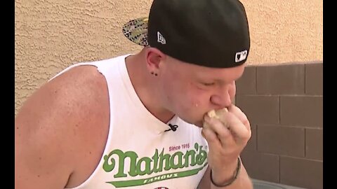 Las Vegas man competes in hot dog eating contest