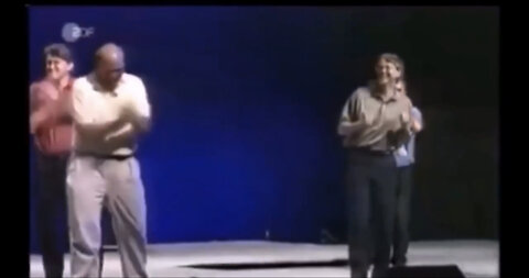 TSVN225 1.2022 Bill Gates Dancing On Stage From Years Ago