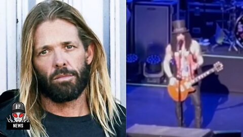 Slash Pays Tribute To Taylor Hawkins