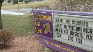 Former Oconomowoc High School student charged with child enticement