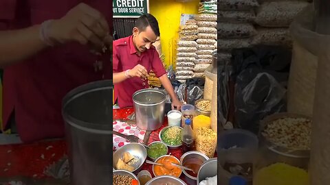 Jackie_Chan_Style_Samosa_Muri_Making_in_Kolkata_#shorts_#yout