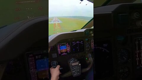 Boeing 747 Windy Landing