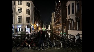 The canals of Amsterdam: bridges, buildings and boats !!! All aboard!!! Dam square and food too ;)?