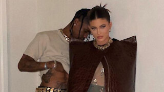 Kylie Jenner & Travis Scott REKINDLE Relationship With A STEAMY Photoshoot!