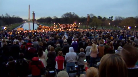 [Clip] Week After Anti-Gun March, Thousands Gather on National Mall for Easter Sunrise Service