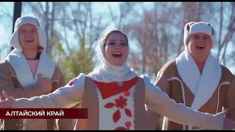 La chanson "Je suis russe !"interprétée par les régions russes, prend un son folklorique. 👍🏻👏🏻👏🏻