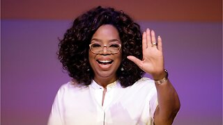 Oprah Is "Quietly" Deciding Who To Support For 2020