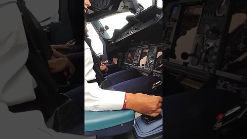 🕹️She lands A380 with joystick #aviation #pilot #airbus