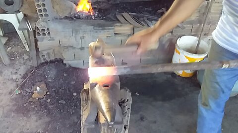 look what this man does with 130 hammer blows