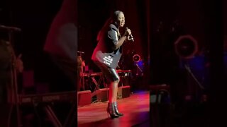Le'Andria Johnson sings "Can't Give Up Now" by Mary Mary
