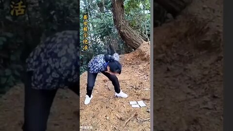 Chinese Girl Tries To Break A Brick With Her Leg