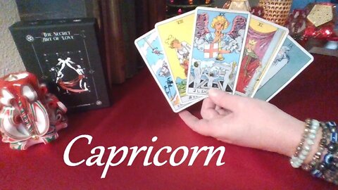 Capricorn ❤️💋💔 THEY ARE WAITING IN THE SHADOWS Capricorn! Love, Lust or Loss December 2022 #Tarot