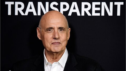 ‘Transparent’ Finale Trailer Reveals Jeffrey Tambor’s Character's Fate