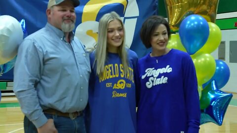 Wall's Kamryn Williams and Everson Armstrong Sign with Angelo State University