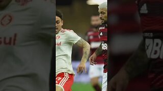 O QUE ESTÁ ACONTECENDO COM O FLAMENGO