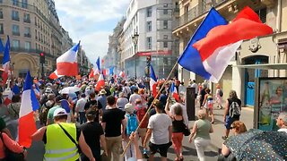 Manifestation pour le FREXIT Place Denfert Rochereau à Paris le 08/07/2023 - Vidéo 14