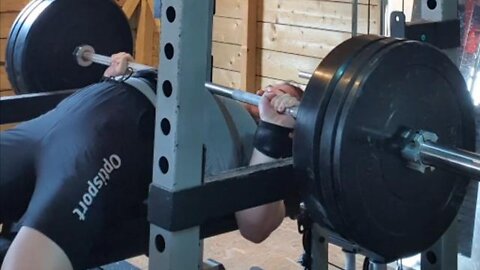 90 Kgs x 7 PAUSED Bench Press. Tired, Off-day. But not too bad!