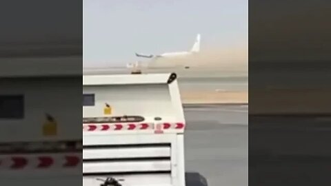 Watch How Airliner Emergency Landing Looks Like #Aviation #Flying