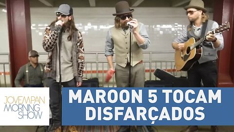 Integrantes do Maroon 5 tocam disfarçados no metrô de Nova York