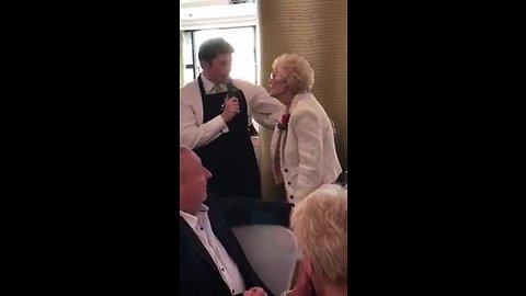 Singing waiter leaves guest in tears, gets standing ovation