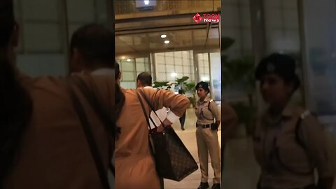 Deepika Padukone Spotted at Mumbai Airport 😍🔥📸✈️