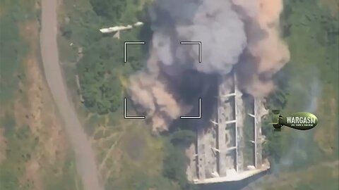 Ukrainian 'Strela-10' air defence hit by artillery