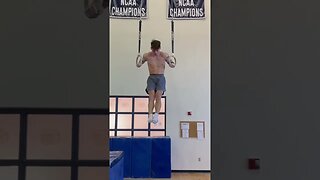D1 Gymnasts Tries Slow Muscle Up #gymnast #olympics #calisthenics #planche #muscleup #gymnastics