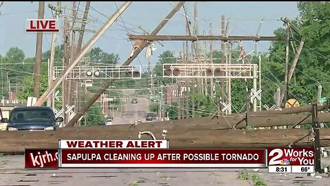 Neighbors helping clean up after Sapulpa storms