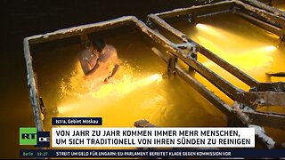 Taufe Christi: Gläubige tauchen trotz Winterfrost traditionell ins Wasser