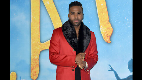 Jason Derulo enjoys sharing his wealth