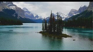 Maligne Lake - Boat Tour - Jasper Alberta