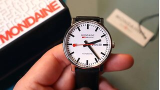 A Look At The Iconic Swiss Railway Watch - Mondaine Evo AUTOMATIC Review
